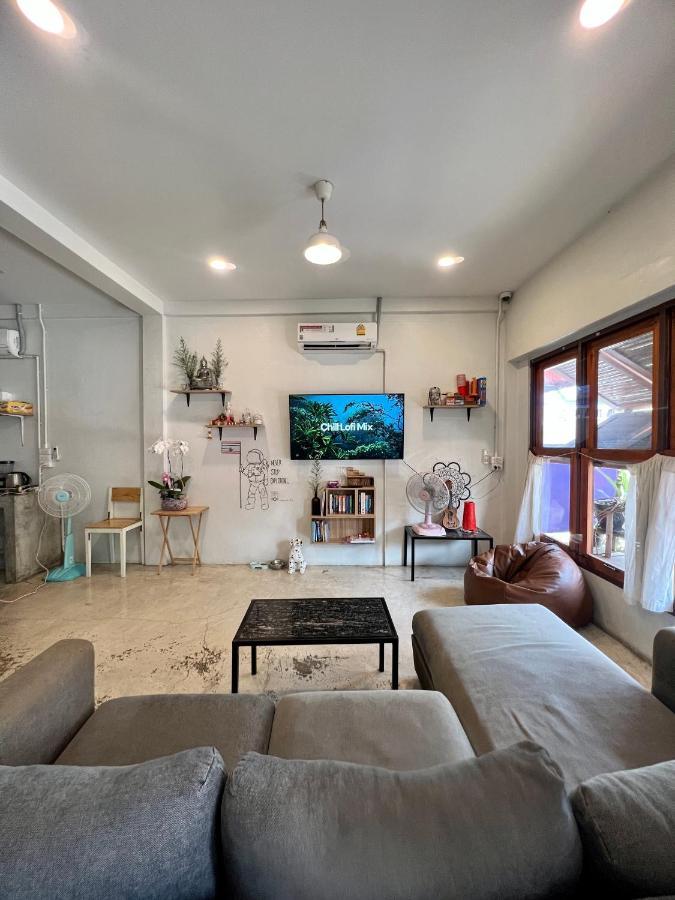 Together Backpackers Hostel Chiang Rai Extérieur photo