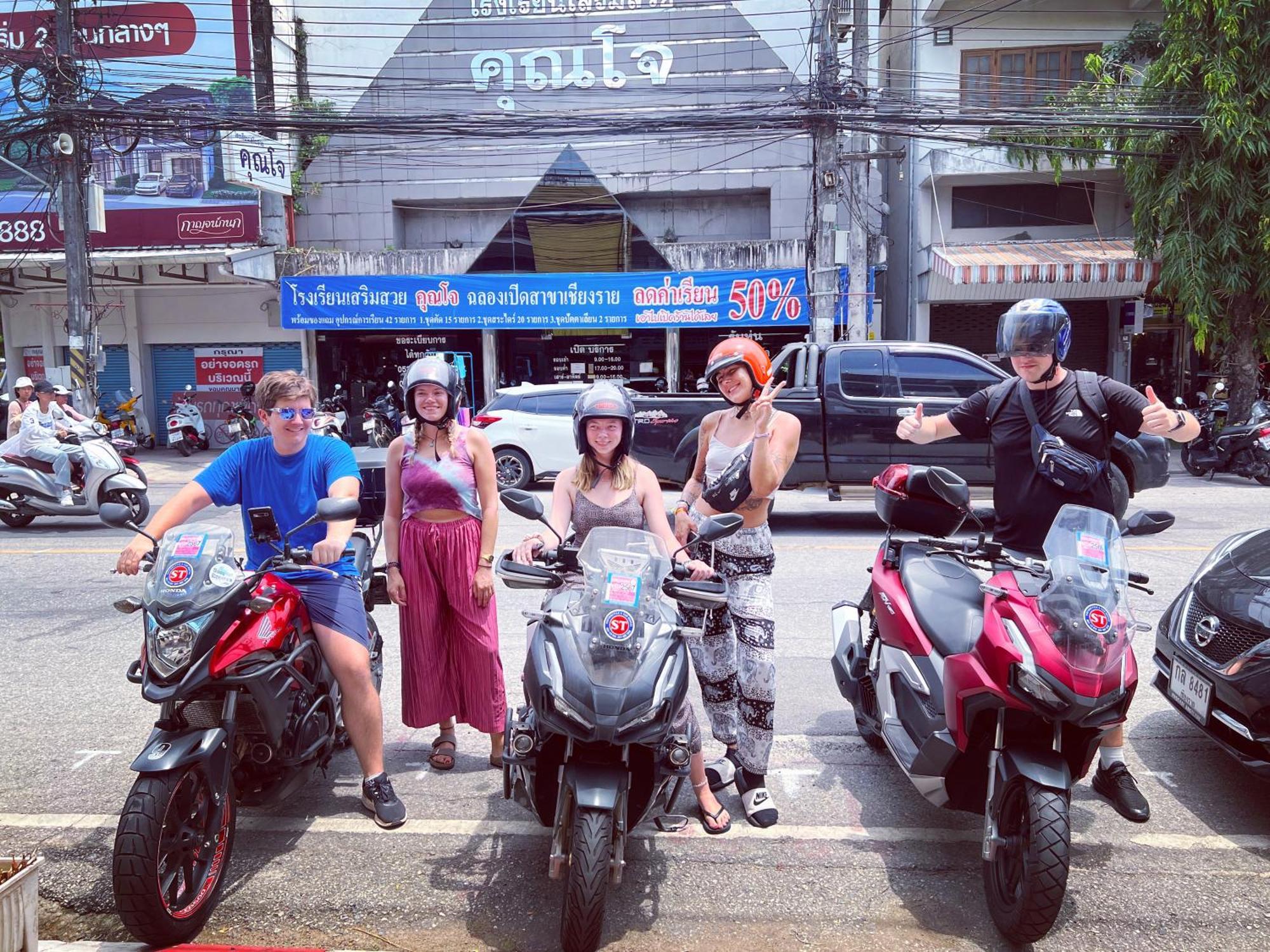Together Backpackers Hostel Chiang Rai Extérieur photo